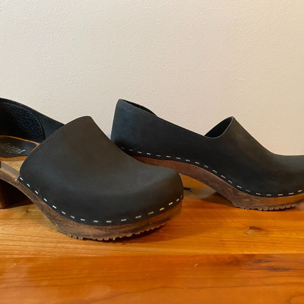 Sandgrens Brett Clogs - Picture 2 of 7